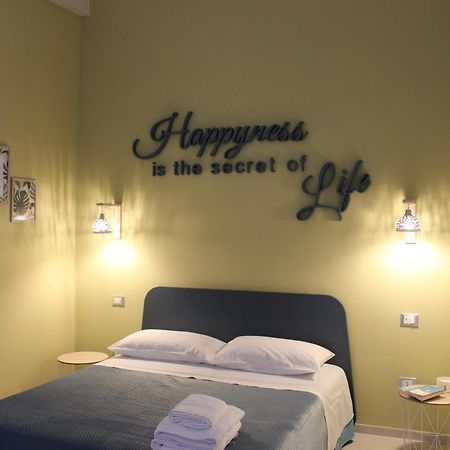 Апартаменты Happynesshouse_Locazione Turistica Трани Экстерьер фото