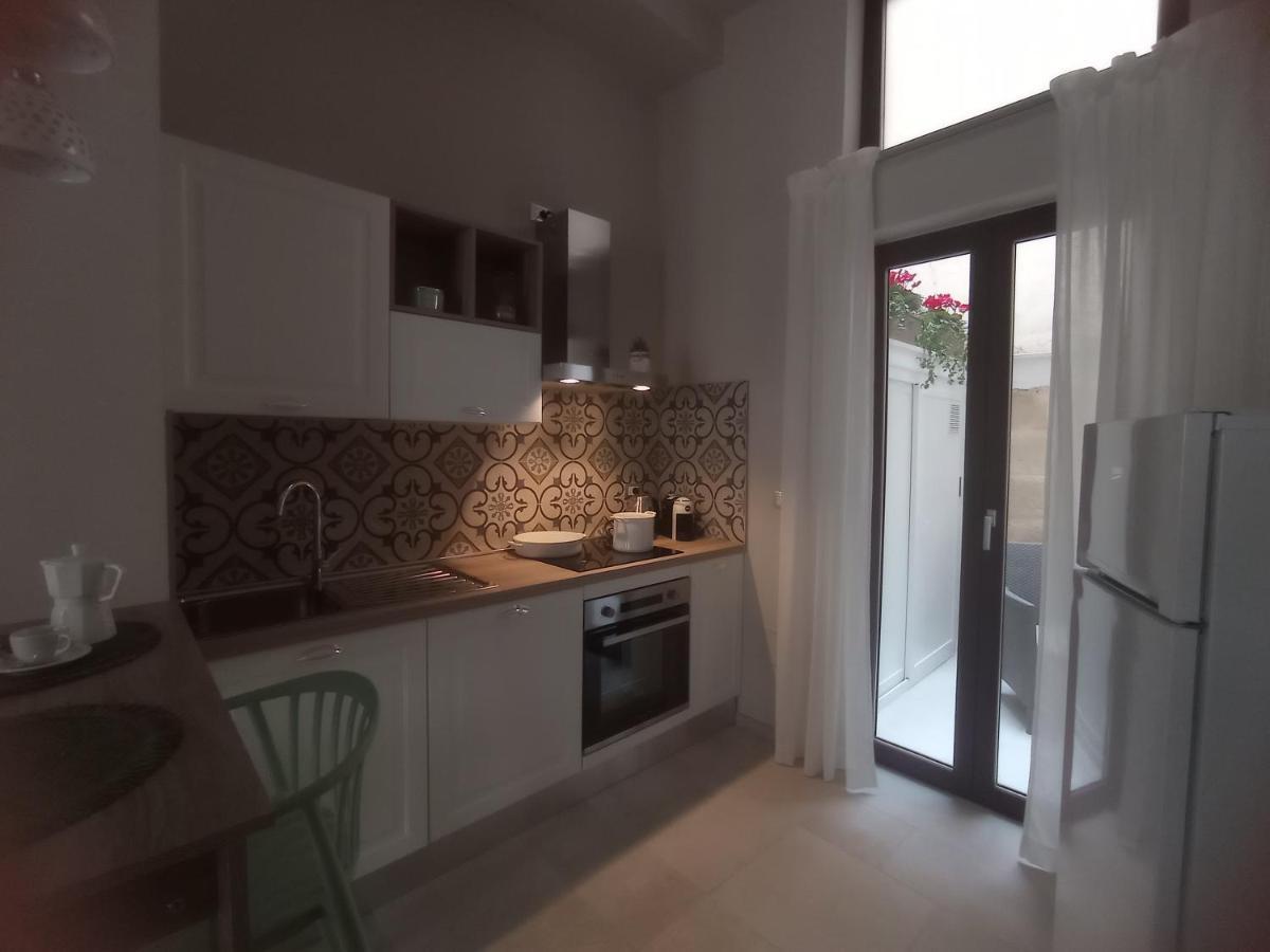 Апартаменты Happynesshouse_Locazione Turistica Трани Экстерьер фото