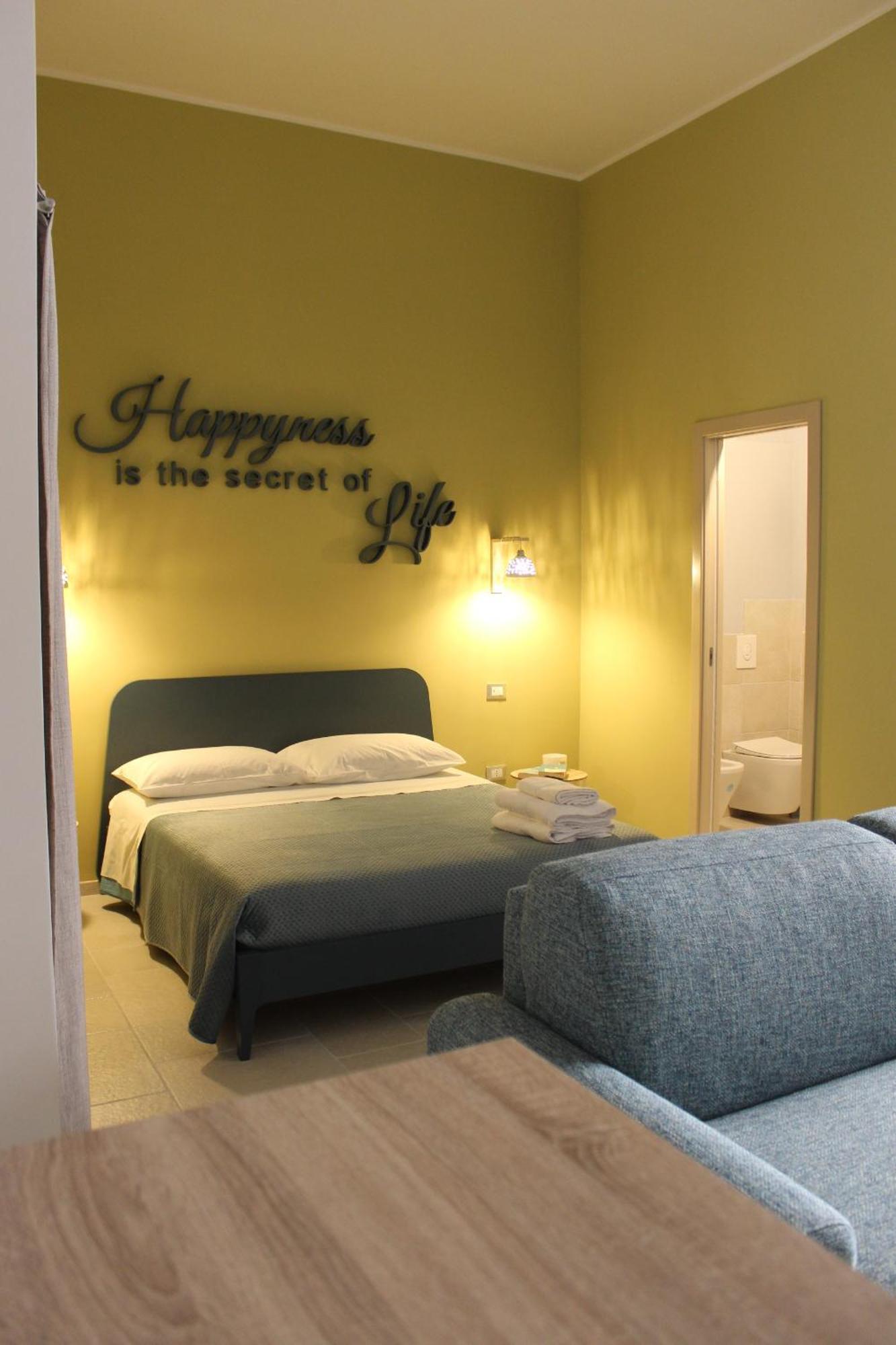 Апартаменты Happynesshouse_Locazione Turistica Трани Экстерьер фото