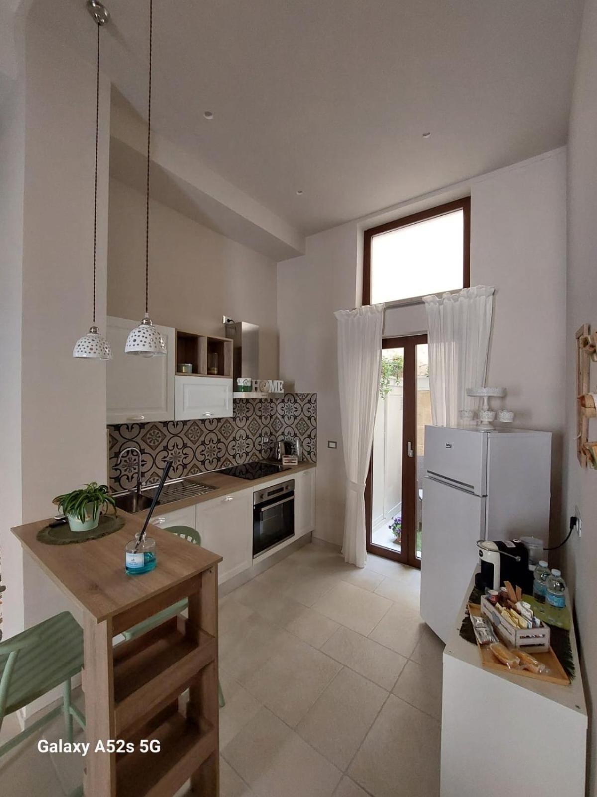 Апартаменты Happynesshouse_Locazione Turistica Трани Экстерьер фото