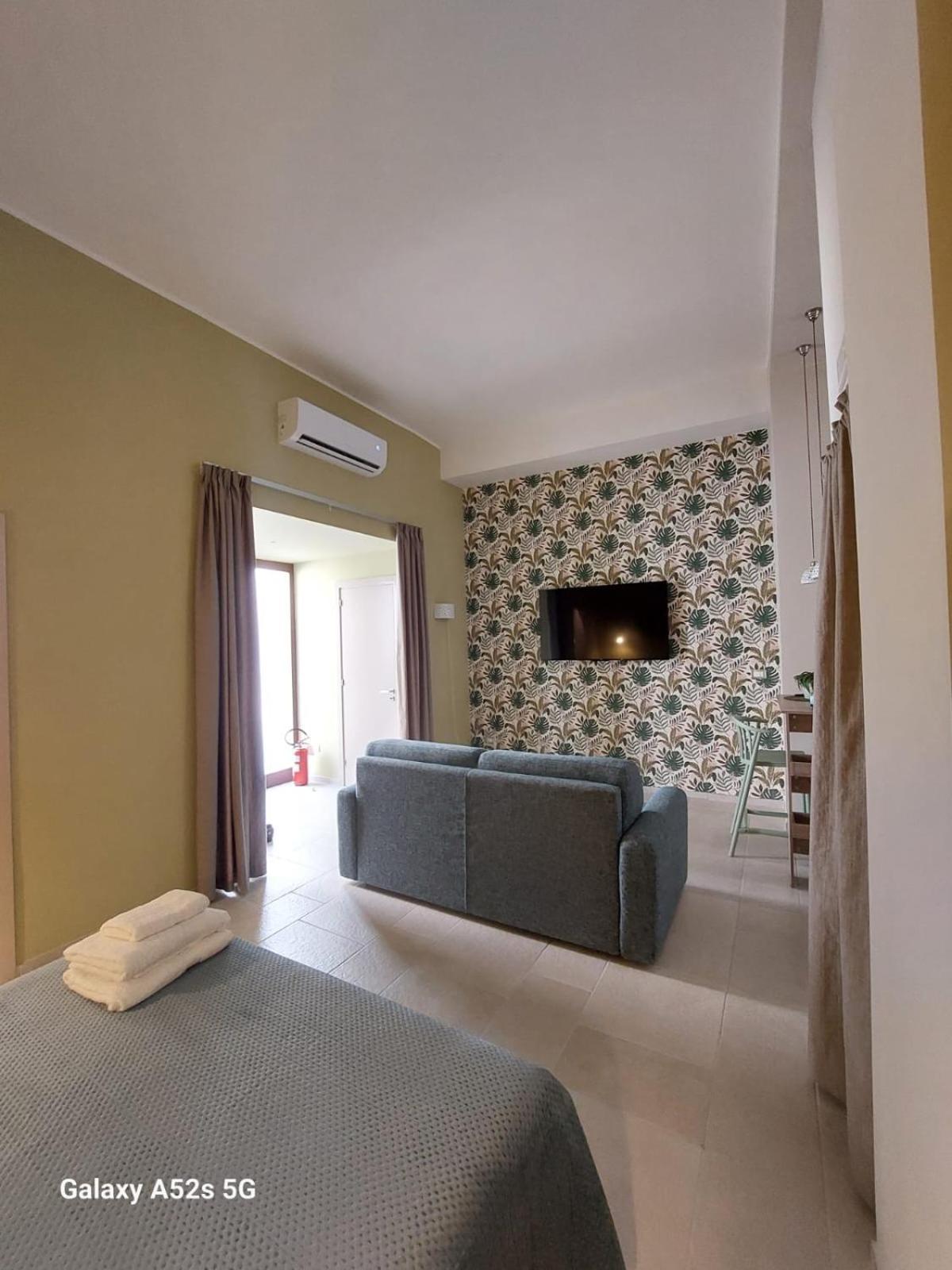 Апартаменты Happynesshouse_Locazione Turistica Трани Экстерьер фото